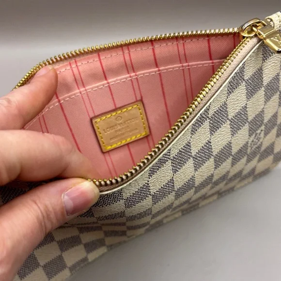 Louis Vuitton Azure Checkered Clutch w Zipper - Picture 2 of 4